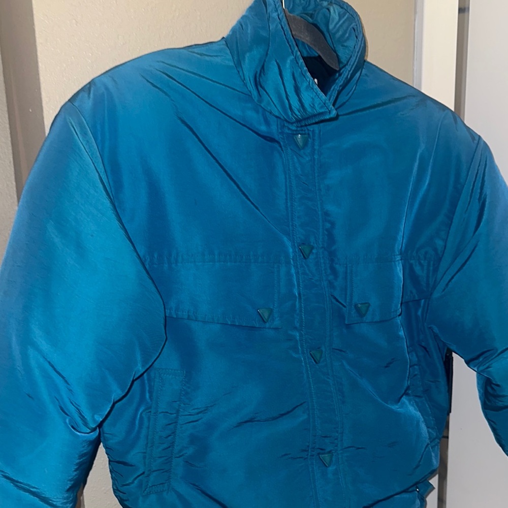 Vintage women’s retro Comfy ski jacket, down insulated, made in the USA , blue